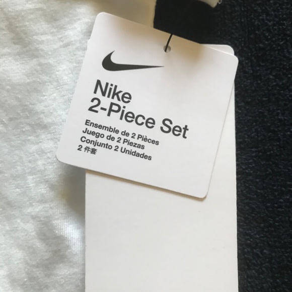 🌸 Nike 2- Piece Set 0-6 Months 🌸 - Picture 6 of 10